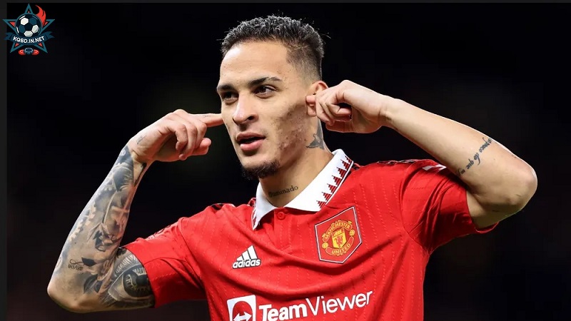 Ngoài Bosnich thì MU vẫn ghi nhận nhiều thương vụ gây tranh cãi 